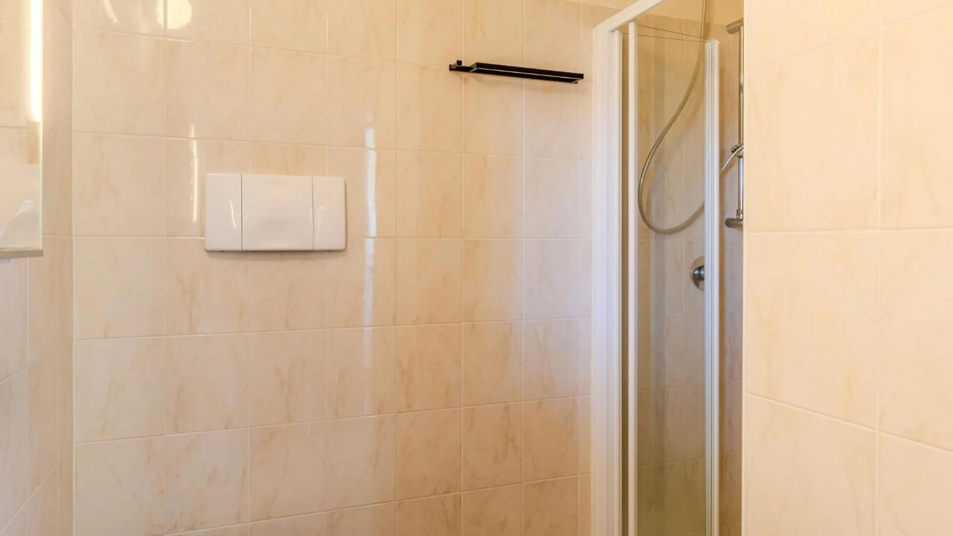 Apartment Piazza San Giuseppe-6 By Interhome Acquaseria